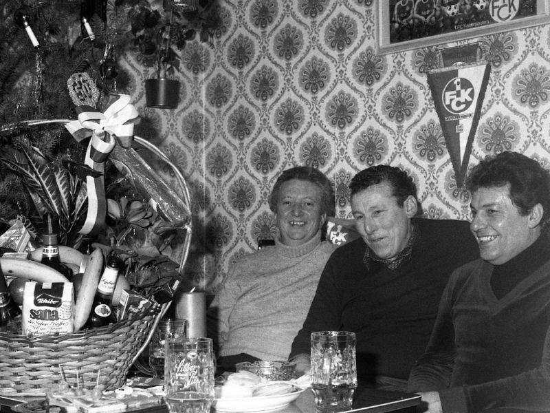 Geburtstag Norbert Jochim - Vorstand gratuliert></p>
<p><img src=