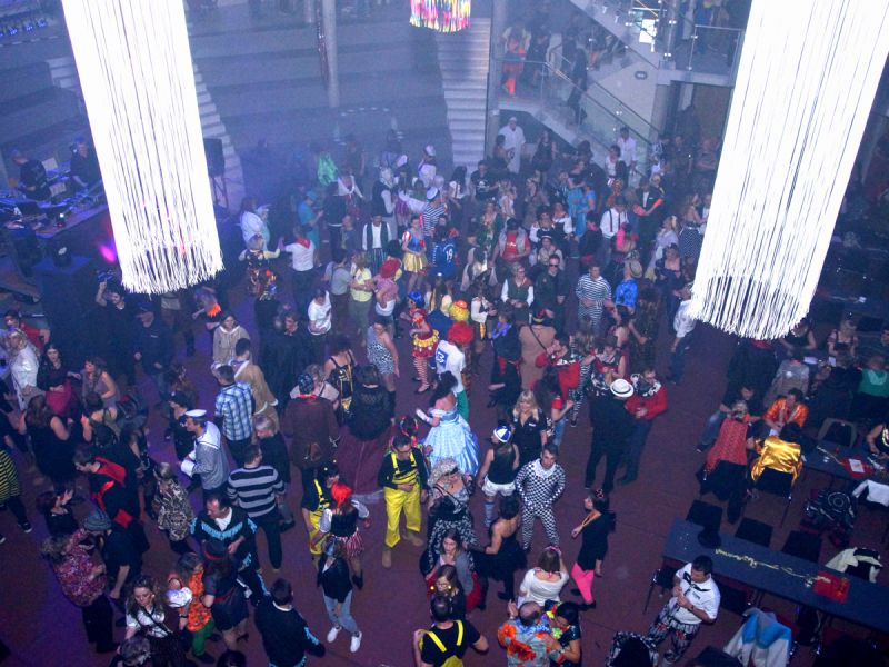 party-016